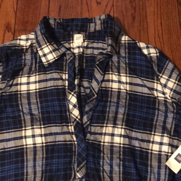 🛍2/$36New Gap popover shirt - Picture 3 of 4